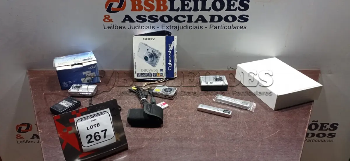 LOTE 267 - 02 CÂMERAS DIGITAIS E 03 GRAVADORES DE VOZ. (NO ESTADO) ATENÇÃO! FAZER A VISITAÇÃO ANTES DE ARREMATAR, NÃO SABEMOS SE FUNCIONA, LEILÃO NÃO TEM GARANTIA E NEM DEVOLUÇÃO, SUJEITO A POSSÍVEIS AVARIAS VISÍVEIS/OCULTAS E/OU AUSÊNCIA DE COMPONENTES.