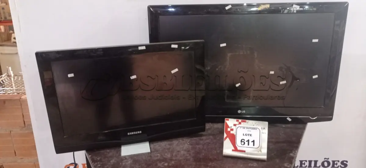 LOTE 611 - 01 TV 37’’ MARCA LG E 01 TV 26’’ MARCA SAMSUNG. (NO ESTADO) ATENÇÃO! FAZER A VISITAÇÃO ANTES DE ARREMATAR, NÃO SABEMOS SE FUNCIONA, LEILÃO NÃO TEM GARANTIA E NEM DEVOLUÇÃO, SUJEITO A POSSÍVEIS AVARIAS VISÍVEIS/OCULTAS E/OU AUSÊNCIA DE COMPONENTES.