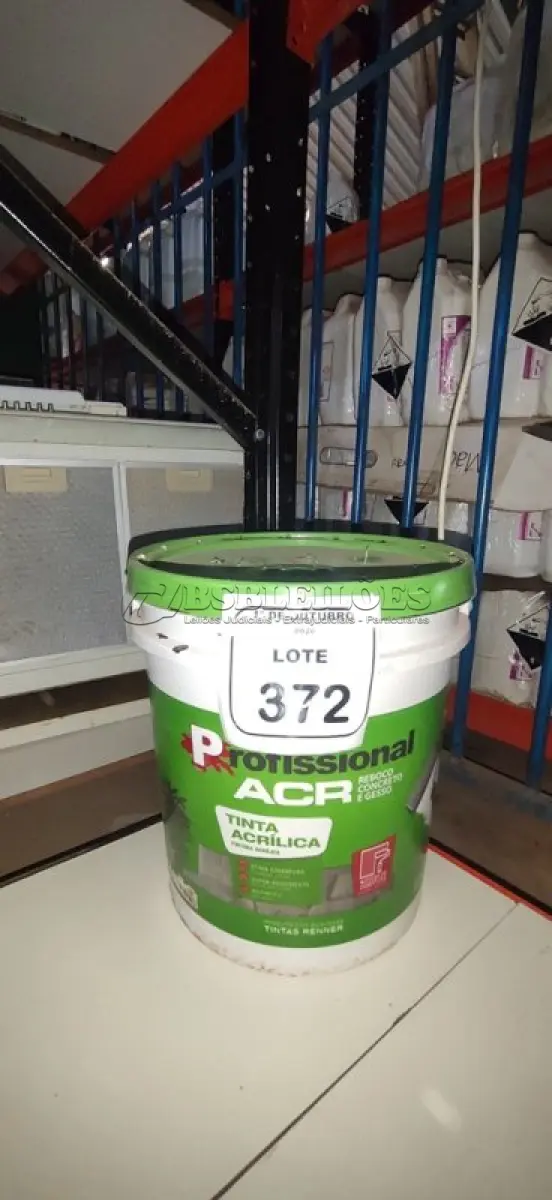 LOTE 372 - 01 BALDE DE TINTA ACRÍLICA NA COR PÊSSEGO FOSCO DE 18L MARCA PROFISSIONAL ACR. (NO ESTADO) ATENÇÃO! FAZER A VISITAÇÃO ANTES DE ARREMATAR, NÃO SABEMOS SE FUNCIONA, LEILÃO NÃO TEM GARANTIA E NEM DEVOLUÇÃO, SUJEITO A POSSÍVEIS AVARIAS VISÍVEIS/OCULTAS E/OU AUSÊNCIA DE COMPONENTES.