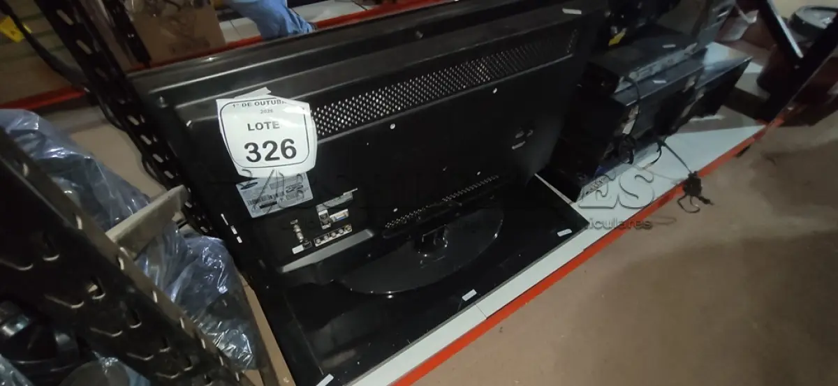 LOTE 326 - 03 TVS DE MARCAS E MODELOS DIVERSOS PARA RETIRADA DE PEÇAS. (NO ESTADO) ATENÇÃO! FAZER A VISITAÇÃO ANTES DE ARREMATAR, NÃO SABEMOS SE FUNCIONA, LEILÃO NÃO TEM GARANTIA E NEM DEVOLUÇÃO, SUJEITO A POSSÍVEIS AVARIAS VISÍVEIS/OCULTAS E/OU AUSÊNCIA DE COMPONENTES.
