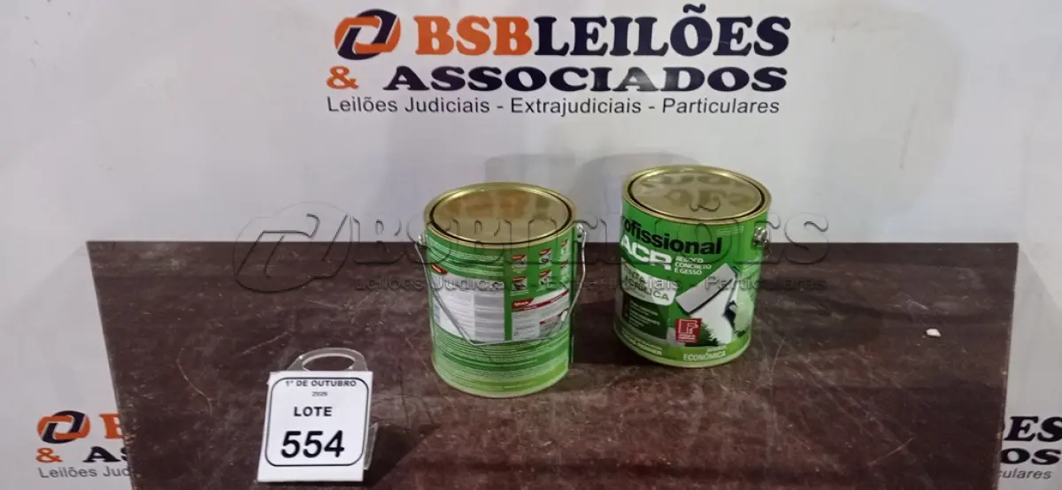 LOTE 554 - 02 LATAS DE TINTA ACRÍLICA DE 3,6L NA COR LUAR DO SERTÃO FOSCO MARCA PROFISSIONAL ACR. (NO ESTADO) ATENÇÃO! FAZER A VISITAÇÃO ANTES DE ARREMATAR, NÃO SABEMOS SE FUNCIONA, LEILÃO NÃO TEM GARANTIA E NEM DEVOLUÇÃO, SUJEITO A POSSÍVEIS AVARIAS VISÍVEIS/OCULTAS E/OU AUSÊNCIA DE COMPONENTES.