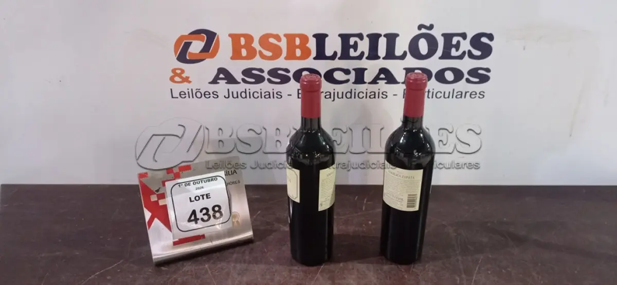 LOTE 438 - 02 GARRAFAS DE VINHO TINTO MALBEC ALTO ARGENTINO 2022 DE 750ML MARCA ANGÉLICA ZAPATA. (NO ESTADO) ATENÇÃO! FAZER A VISITAÇÃO ANTES DE ARREMATAR, NÃO SABEMOS SE FUNCIONA, LEILÃO NÃO TEM GARANTIA E NEM DEVOLUÇÃO, SUJEITO A POSSÍVEIS AVARIAS VISÍVEIS/OCULTAS E/OU AUSÊNCIA DE COMPONENTES.