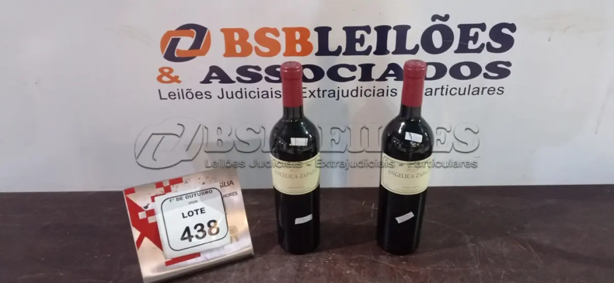 LOTE 438 - 02 GARRAFAS DE VINHO TINTO MALBEC ALTO ARGENTINO 2022 DE 750ML MARCA ANGÉLICA ZAPATA. (NO ESTADO) ATENÇÃO! FAZER A VISITAÇÃO ANTES DE ARREMATAR, NÃO SABEMOS SE FUNCIONA, LEILÃO NÃO TEM GARANTIA E NEM DEVOLUÇÃO, SUJEITO A POSSÍVEIS AVARIAS VISÍVEIS/OCULTAS E/OU AUSÊNCIA DE COMPONENTES.