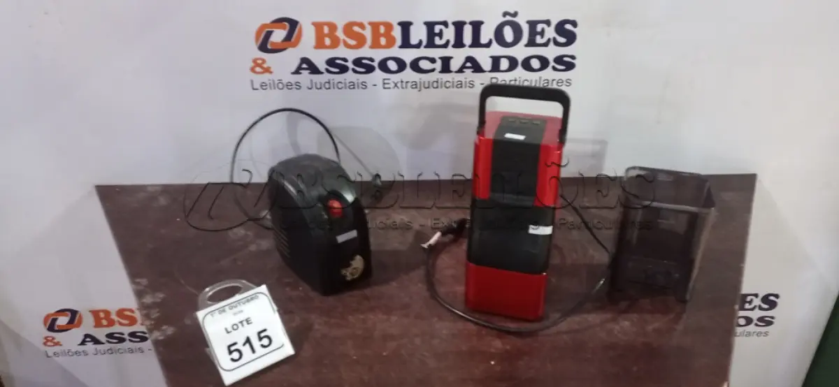 LOTE 515 - 01 CAFETEIRA TRÊS CORAÇÕES 110V COM TRANSFORMADOR. (NO ESTADO) ATENÇÃO! FAZER A VISITAÇÃO ANTES DE ARREMATAR, NÃO SABEMOS SE FUNCIONA, LEILÃO NÃO TEM GARANTIA E NEM DEVOLUÇÃO, SUJEITO A POSSÍVEIS AVARIAS VISÍVEIS/OCULTAS E/OU AUSÊNCIA DE COMPONENTES.