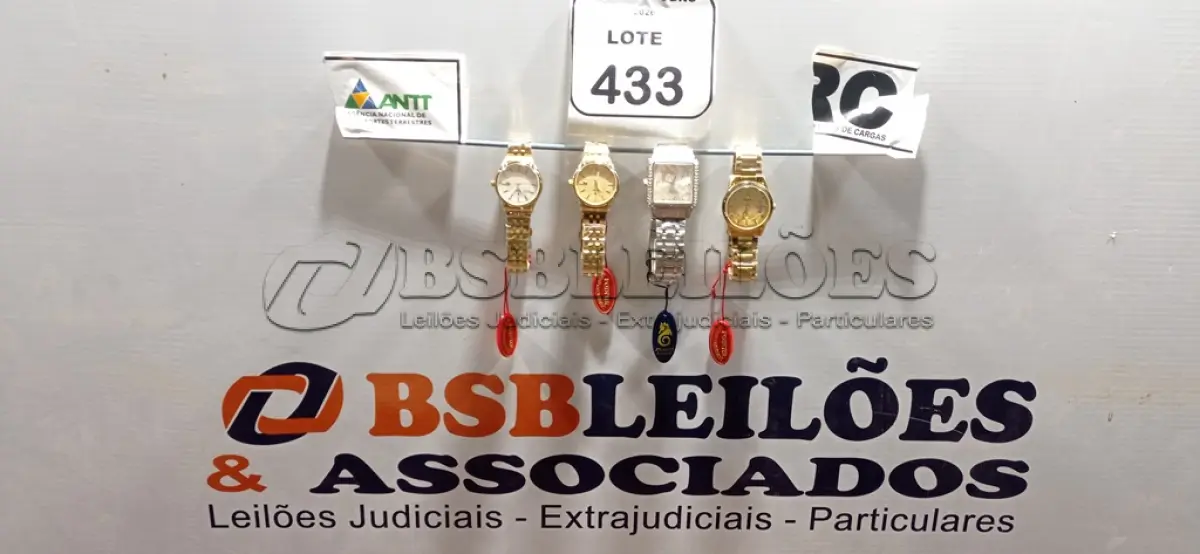LOTE 433 - 04 RELÓGIOS DE PULSO MODELOS DIVERSOS. (NO ESTADO, NÃO SABEMOS SE FUNCIONA. LEILÃO NÃO TEM GARANTIA E NEM DEVOLUÇÃO, SUJEITO A POSSÍVEIS AVARIAS VISÍVEIS/OCULTAS E/OU AUSÊNCIA DE COMPONENTES)