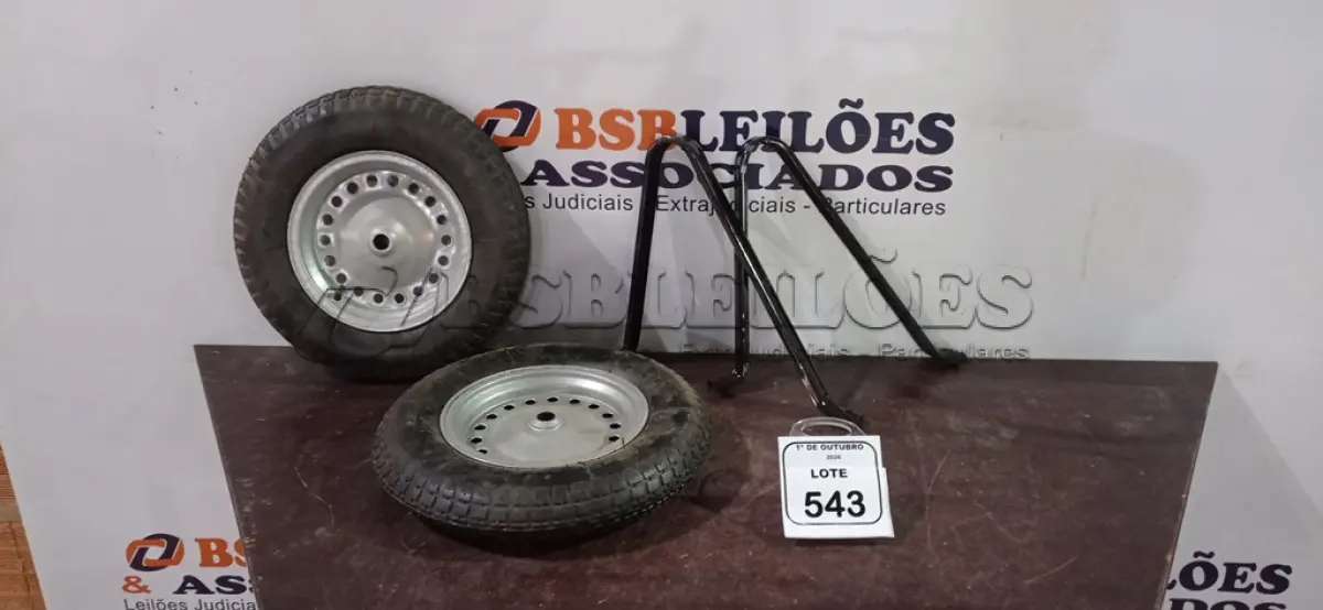 LOTE 543 - 02 KITS DE RODA DE CARRINHO DE MÃO. (NO ESTADO) ATENÇÃO! FAZER A VISITAÇÃO ANTES DE ARREMATAR, NÃO SABEMOS SE FUNCIONA, LEILÃO NÃO TEM GARANTIA E NEM DEVOLUÇÃO, SUJEITO A POSSÍVEIS AVARIAS VISÍVEIS/OCULTAS E/OU AUSÊNCIA DE COMPONENTES.