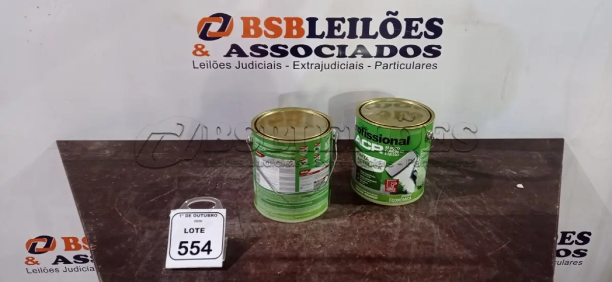 LOTE 554 - 02 LATAS DE TINTA ACRÍLICA DE 3,6L NA COR LUAR DO SERTÃO FOSCO MARCA PROFISSIONAL ACR. (NO ESTADO) ATENÇÃO! FAZER A VISITAÇÃO ANTES DE ARREMATAR, NÃO SABEMOS SE FUNCIONA, LEILÃO NÃO TEM GARANTIA E NEM DEVOLUÇÃO, SUJEITO A POSSÍVEIS AVARIAS VISÍVEIS/OCULTAS E/OU AUSÊNCIA DE COMPONENTES.