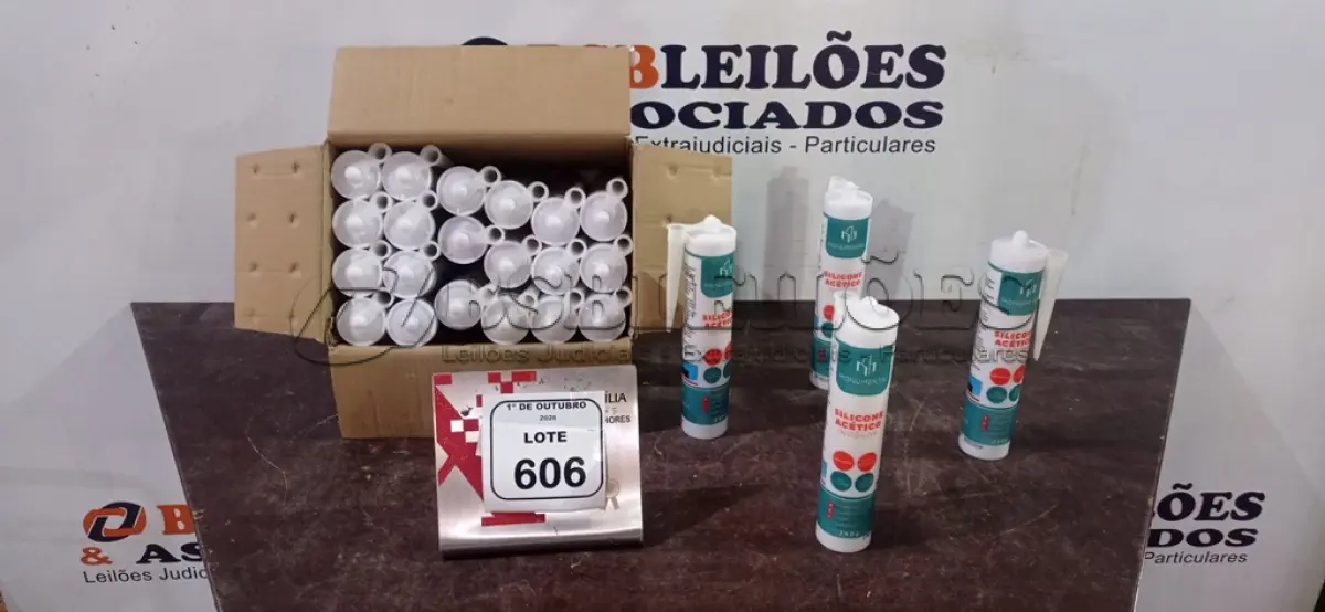 LOTE 606 - 24 SILICONES ACÉTICO INCOLOR DE 240G CADA MARCA MONUMENTAL. (NO ESTADO) ATENÇÃO! FAZER A VISITAÇÃO ANTES DE ARREMATAR, NÃO SABEMOS SE FUNCIONA, LEILÃO NÃO TEM GARANTIA E NEM DEVOLUÇÃO, SUJEITO A POSSÍVEIS AVARIAS VISÍVEIS/OCULTAS E/OU AUSÊNCIA DE COMPONENTES.