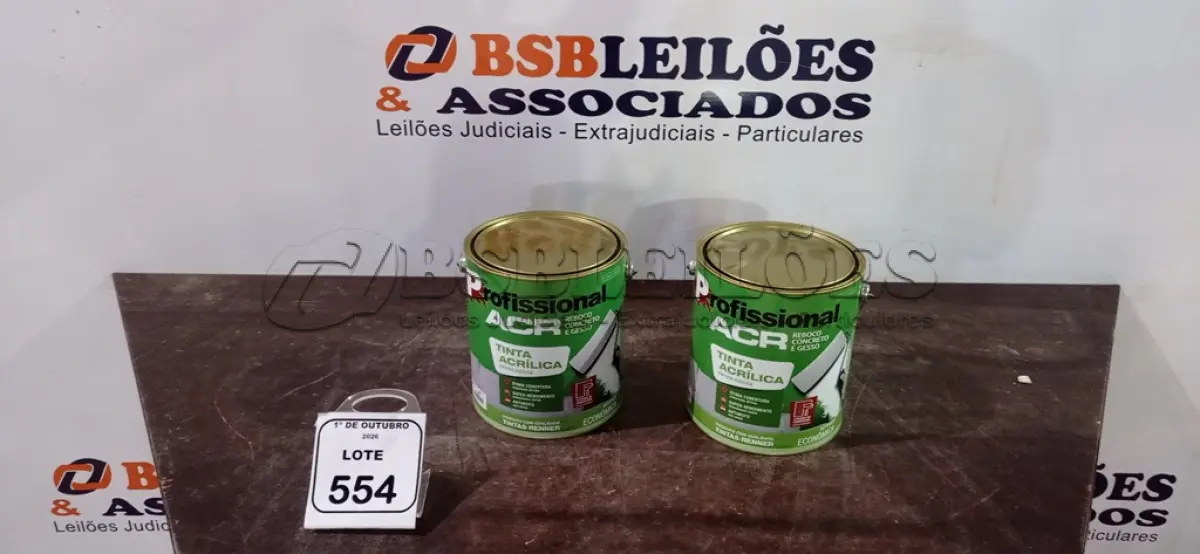 LOTE 554 - 02 LATAS DE TINTA ACRÍLICA DE 3,6L NA COR LUAR DO SERTÃO FOSCO MARCA PROFISSIONAL ACR. (NO ESTADO) ATENÇÃO! FAZER A VISITAÇÃO ANTES DE ARREMATAR, NÃO SABEMOS SE FUNCIONA, LEILÃO NÃO TEM GARANTIA E NEM DEVOLUÇÃO, SUJEITO A POSSÍVEIS AVARIAS VISÍVEIS/OCULTAS E/OU AUSÊNCIA DE COMPONENTES.
