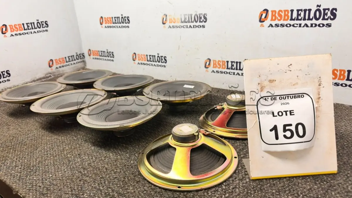 LOTE 150 - 08 AUTOS FALANTES. (NO ESTADO) ATENÇÃO! FAZER A VISITAÇÃO ANTES DE ARREMATAR, NÃO SABEMOS SE FUNCIONA, LEILÃO NÃO TEM GARANTIA E NEM DEVOLUÇÃO, SUJEITO A POSSÍVEIS AVARIAS VISÍVEIS/OCULTAS E/OU AUSÊNCIA DE COMPONENTES.