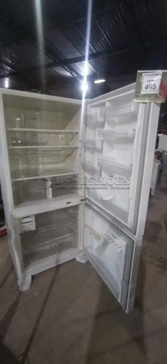LOTE 493 - 01 GELADEIRA 110V MODELO INVERSE MARCA BRASTEMP. (NO ESTADO) ATENÇÃO! FAZER A VISITAÇÃO ANTES DE ARREMATAR, NÃO SAB1’HHHHHHHHHHH3EMOS SE FUNCIONA, LEILÃO NÃO TEM GARANTIA E NEM DEVOLUÇÃO, SUJEITO A POSSÍVEIS AVARIAS VISÍVEIS/OCULTAS E/OU AUSÊNCIA DE COMPONENTES.
