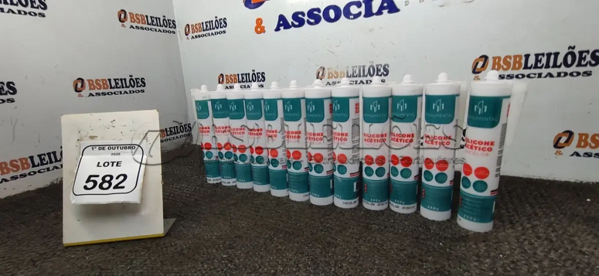 LOTE 582 - 12 UNIDADES DE FIXA CUBA CINZA 400G CADA MARCA MONUMENTAL. (NO ESTADO) ATENÇÃO! FAZER A VISITAÇÃO ANTES DE ARREMATAR, NÃO SABEMOS SE FUNCIONA, LEILÃO NÃO TEM GARANTIA E NEM DEVOLUÇÃO, SUJEITO A POSSÍVEIS AVARIAS VISÍVEIS/OCULTAS E/OU AUSÊNCIA DE COMPONENTES.