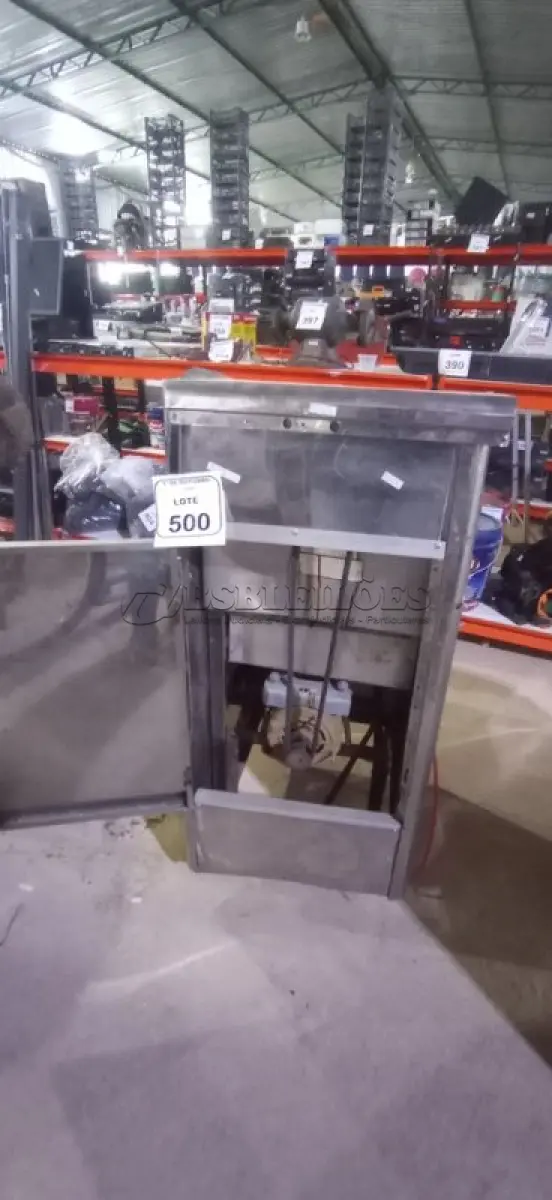 LOTE 500 - 01 MÁQUINA DE LAVAR MILHO ARTESANAL. (NO ESTADO) ATENÇÃO! FAZER A VISITAÇÃO ANTES DE ARREMATAR, NÃO SABEMOS SE FUNCIONA, LEILÃO NÃO TEM GARANTIA E NEM DEVOLUÇÃO, SUJEITO A POSSÍVEIS AVARIAS VISÍVEIS/OCULTAS E/OU AUSÊNCIA DE COMPONENTES.
