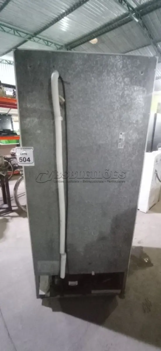 LOTE 504 - 01 GELADEIRA FROST FREE 220V MARCA ELECTROLUX. (NO ESTADO) ATENÇÃO! FAZER A VISITAÇÃO ANTES DE ARREMATAR, NÃO SABEMOS SE FUNCIONA, LEILÃO NÃO TEM GARANTIA E NEM DEVOLUÇÃO, SUJEITO A POSSÍVEIS AVARIAS VISÍVEIS/OCULTAS E/OU AUSÊNCIA DE COMPONENTES.