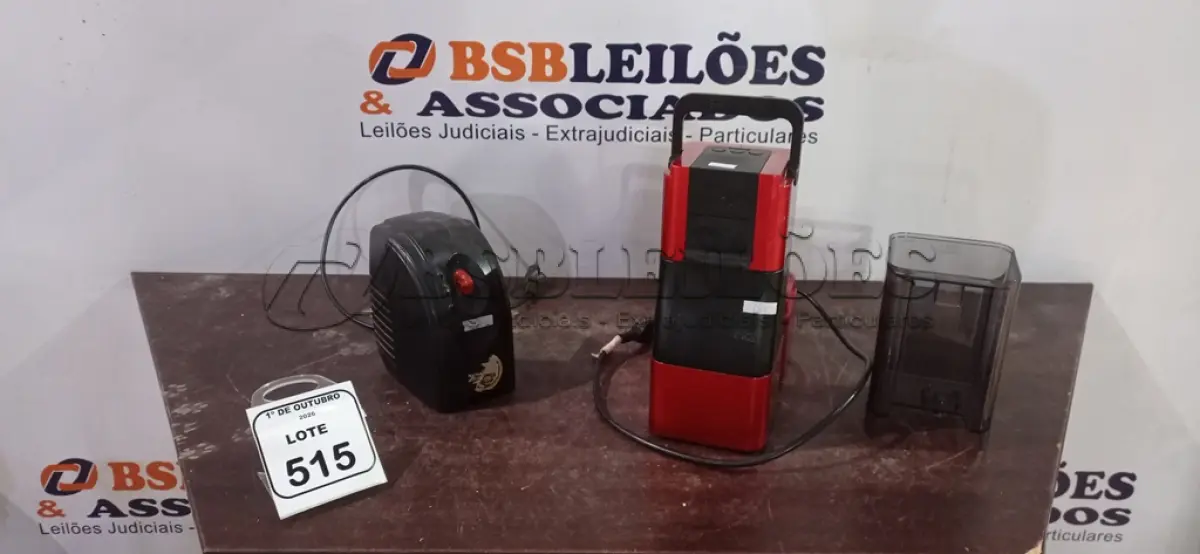 LOTE 515 - 01 CAFETEIRA TRÊS CORAÇÕES 110V COM TRANSFORMADOR. (NO ESTADO) ATENÇÃO! FAZER A VISITAÇÃO ANTES DE ARREMATAR, NÃO SABEMOS SE FUNCIONA, LEILÃO NÃO TEM GARANTIA E NEM DEVOLUÇÃO, SUJEITO A POSSÍVEIS AVARIAS VISÍVEIS/OCULTAS E/OU AUSÊNCIA DE COMPONENTES.