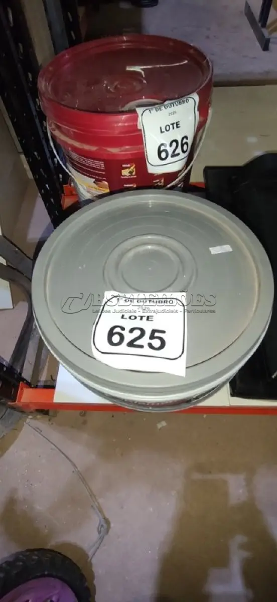 LOTE 625 - 01 BALDE DE TINTA PVA NA COR BRANCA DE 14L MARCA MISTERLAR. (NO ESTADO) ATENÇÃO! FAZER A VISITAÇÃO ANTES DE ARREMATAR, NÃO SABEMOS SE FUNCIONA, LEILÃO NÃO TEM GARANTIA E NEM DEVOLUÇÃO, SUJEITO A POSSÍVEIS AVARIAS VISÍVEIS/OCULTAS E/OU AUSÊNCIA DE COMPONENTES.