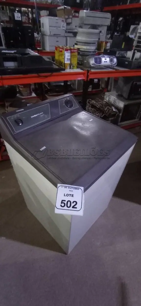 LOTE 502 - 01 MÁQUINA DE LAVAR 5KG 220V MARCA BRASTEMP. (NO ESTADO) ATENÇÃO! FAZER A VISITAÇÃO ANTES DE ARREMATAR, NÃO SABEMOS SE FUNCIONA, LEILÃO NÃO TEM GARANTIA E NEM DEVOLUÇÃO, SUJEITO A POSSÍVEIS AVARIAS VISÍVEIS/OCULTAS E/OU AUSÊNCIA DE COMPONENTES.