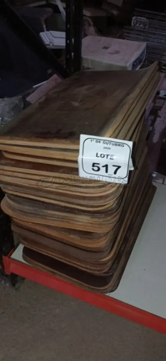LOTE 517 - 40 PLACAS DE MADEIRA. (NO ESTADO) ATENÇÃO! FAZER A VISITAÇÃO ANTES DE ARREMATAR, NÃO SABEMOS SE FUNCIONA, LEILÃO NÃO TEM GARANTIA E NEM DEVOLUÇÃO, SUJEITO A POSSÍVEIS AVARIAS VISÍVEIS/OCULTAS E/OU AUSÊNCIA DE COMPONENTES.