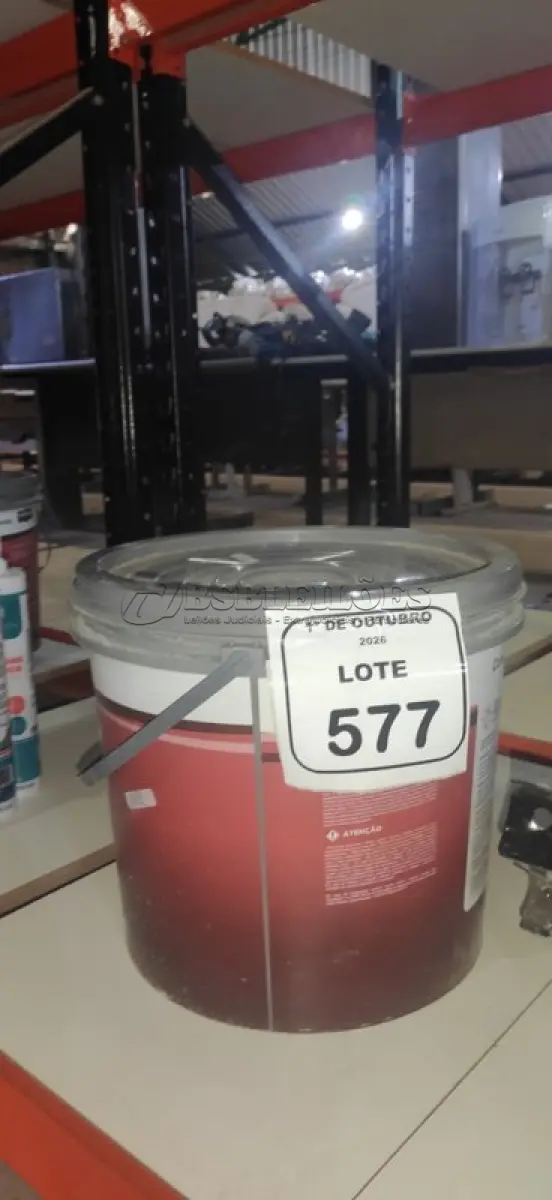 LOTE 577 - 01 BALDE DE TINTA PVA NA COR MARFIM DE 16L MARCA MISTERLAR. (NO ESTADO) ATENÇÃO! FAZER A VISITAÇÃO ANTES DE ARREMATAR, NÃO SABEMOS SE FUNCIONA, LEILÃO NÃO TEM GARANTIA E NEM DEVOLUÇÃO, SUJEITO A POSSÍVEIS AVARIAS VISÍVEIS/OCULTAS E/OU AUSÊNCIA DE COMPONENTES.