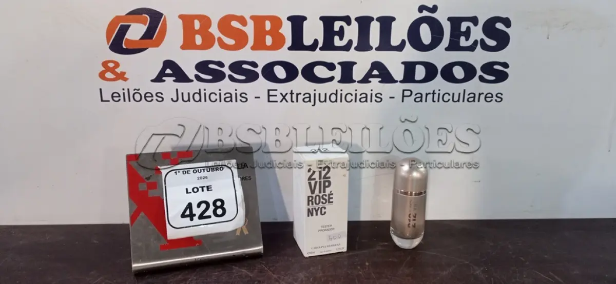 LOTE 428 - 01 PERFUME 212 VIP ROSE 80ML. (NO ESTADO) ATENÇÃO! FAZER A VISITAÇÃO ANTES DE ARREMATAR, NÃO SABEMOS SE FUNCIONA, LEILÃO NÃO TEM GARANTIA E NEM DEVOLUÇÃO, SUJEITO A POSSÍVEIS AVARIAS VISÍVEIS/OCULTAS E/OU AUSÊNCIA DE COMPONENTES.