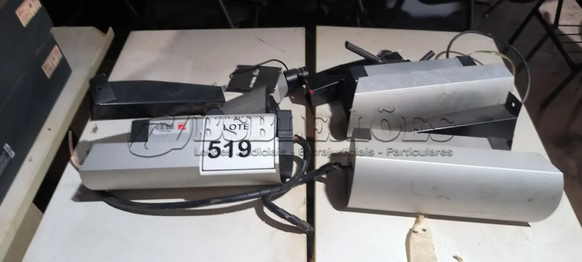LOTE 519 - 07 CÂMERAS PARA SEGURANÇA. (NO ESTADO) ATENÇÃO! FAZER A VISITAÇÃO ANTES DE ARREMATAR, NÃO SABEMOS SE FUNCIONA, LEILÃO NÃO TEM GARANTIA E NEM DEVOLUÇÃO, SUJEITO A POSSÍVEIS AVARIAS VISÍVEIS/OCULTAS E/OU AUSÊNCIA DE COMPONENTES.
