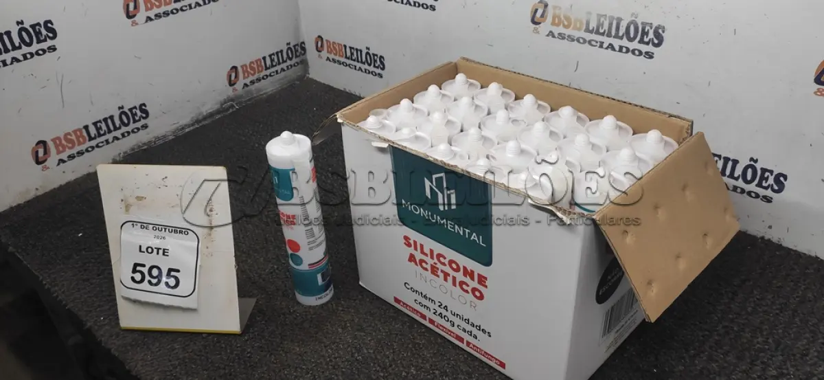 LOTE 595 - 12 UNIDADES DE SILICONE ACÉTICO INCOLOR DE 240G CADA MARCA MONUMENTAL. (NO ESTADO) ATENÇÃO! FAZER A VISITAÇÃO ANTES DE ARREMATAR, NÃO SABEMOS SE FUNCIONA, LEILÃO NÃO TEM GARANTIA E NEM DEVOLUÇÃO, SUJEITO A POSSÍVEIS AVARIAS VISÍVEIS/OCULTAS E/OU AUSÊNCIA DE COMPONENTES.