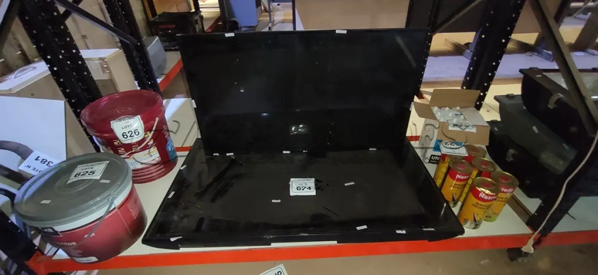 LOTE 624 - 01 TV DE 49’’ MARCA SAMSUNG E 01 TV 43’’ MARCA LG. (NO ESTADO) ATENÇÃO! FAZER A VISITAÇÃO ANTES DE ARREMATAR, NÃO SABEMOS SE FUNCIONA, LEILÃO NÃO TEM GARANTIA E NEM DEVOLUÇÃO, SUJEITO A POSSÍVEIS AVARIAS VISÍVEIS/OCULTAS E/OU AUSÊNCIA DE COMPONENTES.