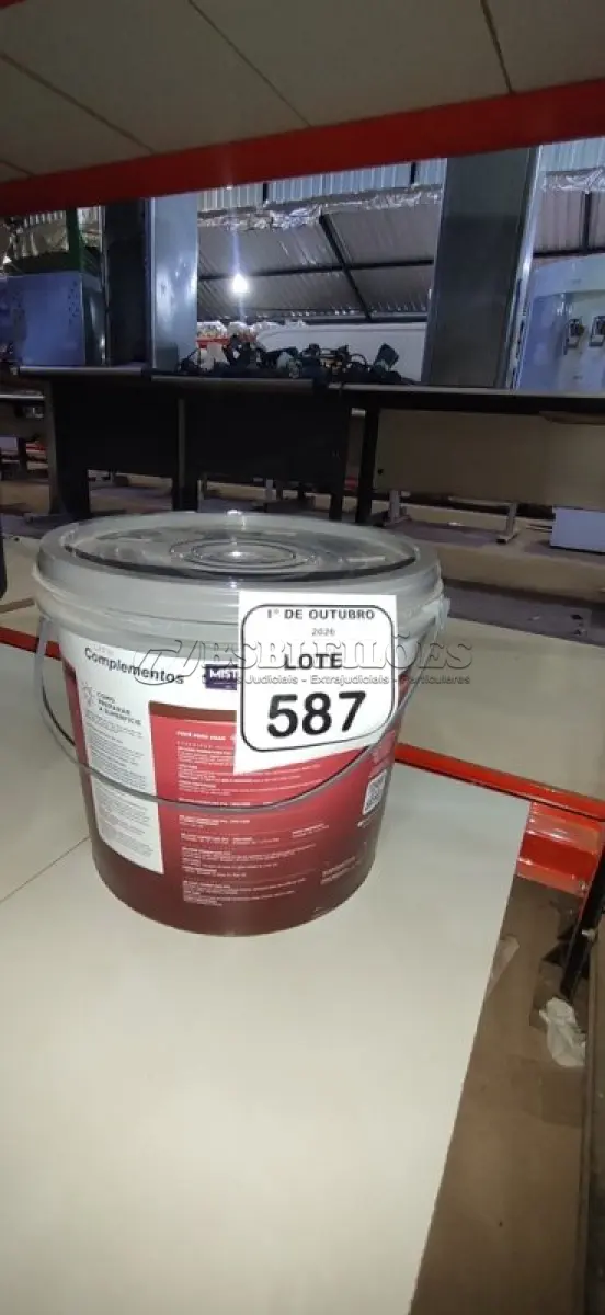 LOTE 587 - 01 BALDE DE TINTA PVA NA COR MARFIM DE 16L MARCA MISTERLAR. (NO ESTADO) ATENÇÃO! FAZER A VISITAÇÃO ANTES DE ARREMATAR, NÃO SABEMOS SE FUNCIONA, LEILÃO NÃO TEM GARANTIA E NEM DEVOLUÇÃO, SUJEITO A POSSÍVEIS AVARIAS VISÍVEIS/OCULTAS E/OU AUSÊNCIA DE COMPONENTES.