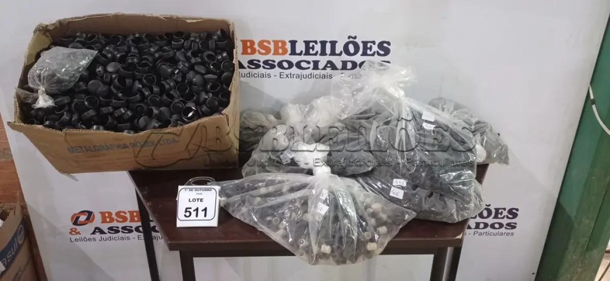 LOTE 511 - 01 LOTE COM GRANDE QUANTIDADE DE PONTEIRAS DE PLÁSTICO DIVERSOS. (NO ESTADO) ATENÇÃO! FAZER A VISITAÇÃO ANTES DE ARREMATAR, NÃO SABEMOS SE FUNCIONA, LEILÃO NÃO TEM GARANTIA E NEM DEVOLUÇÃO, SUJEITO A POSSÍVEIS AVARIAS VISÍVEIS/OCULTAS E/OU AUSÊNCIA DE COMPONENTES.