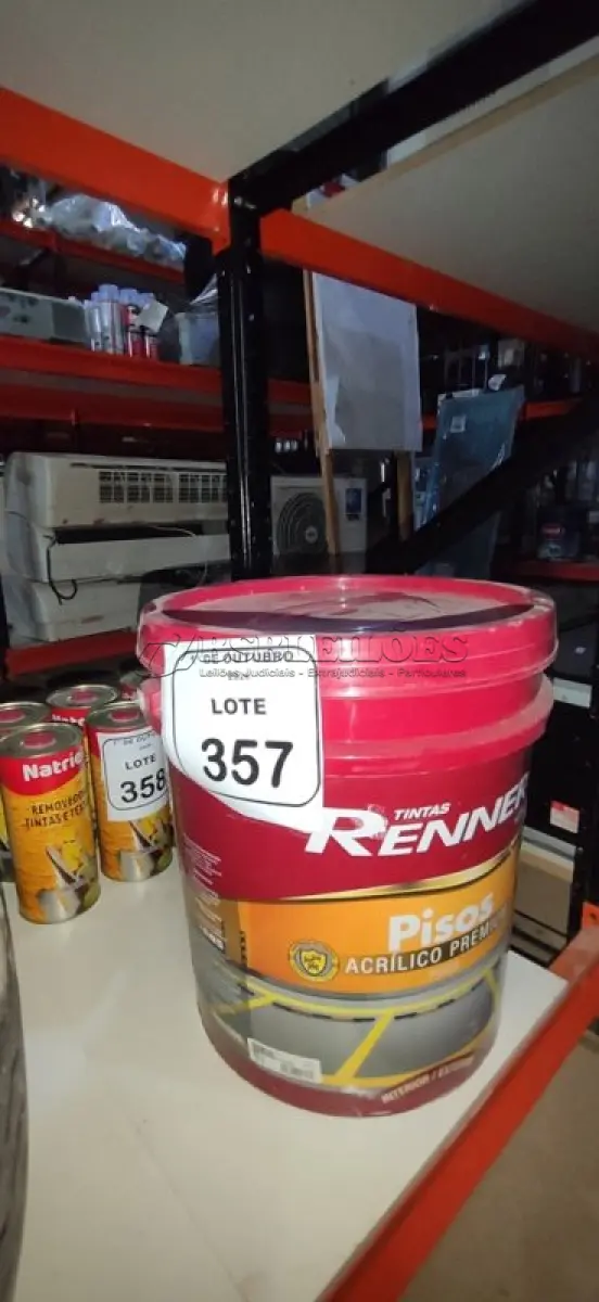 LOTE 357 - 01 BALDE DE TINTA DE PISOS ACRÍLICO PREMIUM NA COR VERMELHO SEGURANÇA FOSCO 18L MARCA RENNER. (NO ESTADO) ATENÇÃO! FAZER A VISITAÇÃO ANTES DE ARREMATAR, NÃO SABEMOS SE FUNCIONA, LEILÃO NÃO TEM GARANTIA E NEM DEVOLUÇÃO, SUJEITO A POSSÍVEIS AVARIAS VISÍVEIS/OCULTAS E/OU AUSÊNCIA DE COMPONENTES.