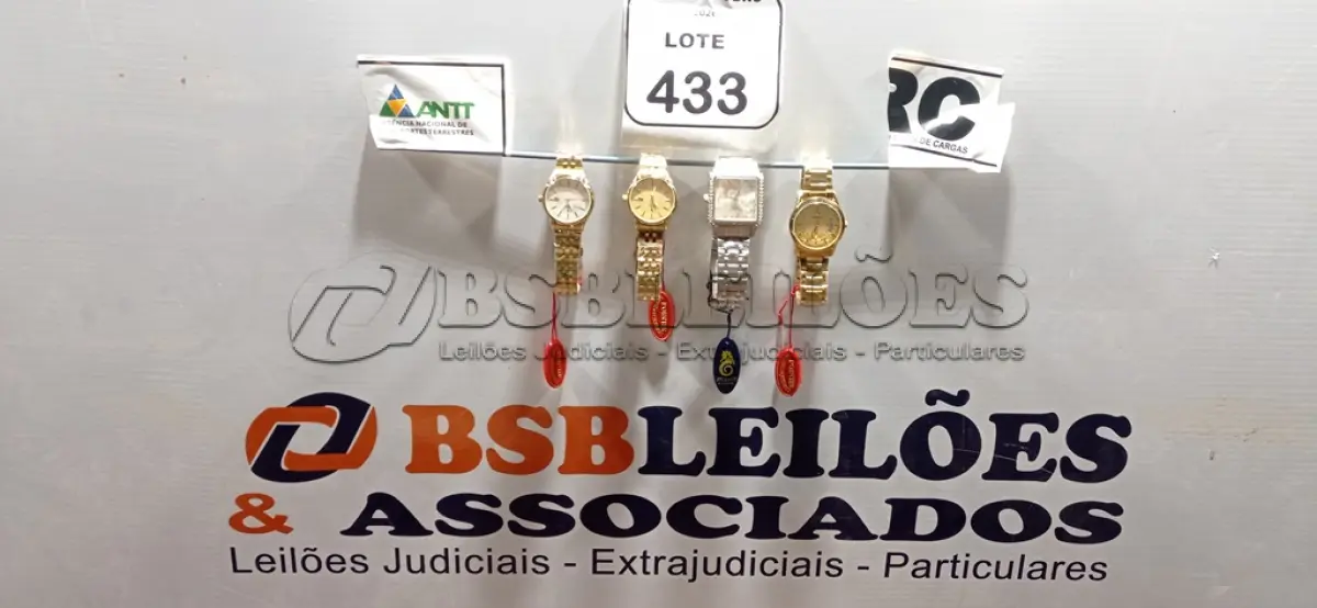 LOTE 433 - 04 RELÓGIOS DE PULSO MODELOS DIVERSOS. (NO ESTADO, NÃO SABEMOS SE FUNCIONA. LEILÃO NÃO TEM GARANTIA E NEM DEVOLUÇÃO, SUJEITO A POSSÍVEIS AVARIAS VISÍVEIS/OCULTAS E/OU AUSÊNCIA DE COMPONENTES)