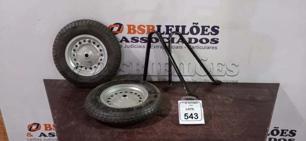 LOTE 543 - 02 KITS DE RODA DE CARRINHO DE MÃO. (NO ESTADO) ATENÇÃO! FAZER A VISITAÇÃO ANTES DE ARREMATAR, NÃO SABEMOS SE FUNCIONA, LEILÃO NÃO TEM GARANTIA E NEM DEVOLUÇÃO, SUJEITO A POSSÍVEIS AVARIAS VISÍVEIS/OCULTAS E/OU AUSÊNCIA DE COMPONENTES.