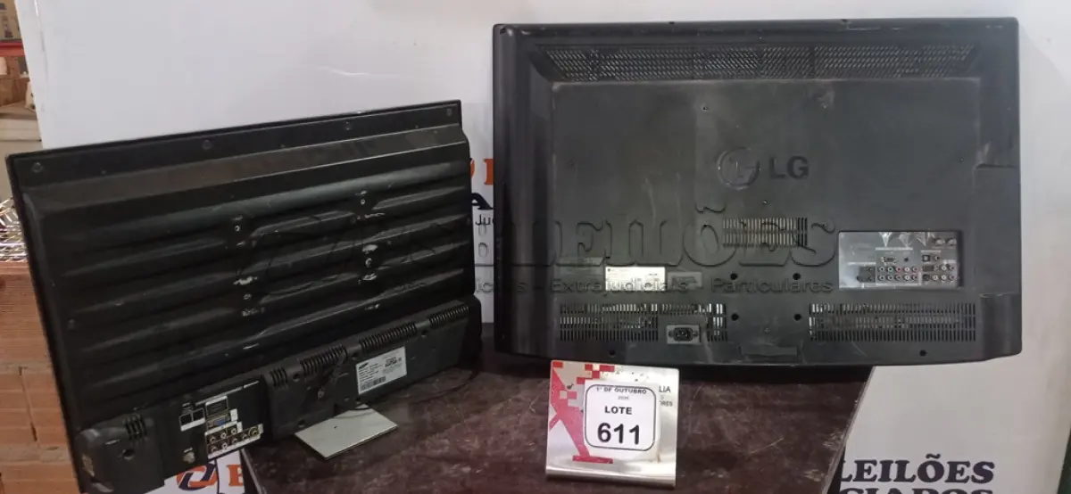LOTE 611 - 01 TV 37’’ MARCA LG E 01 TV 26’’ MARCA SAMSUNG. (NO ESTADO) ATENÇÃO! FAZER A VISITAÇÃO ANTES DE ARREMATAR, NÃO SABEMOS SE FUNCIONA, LEILÃO NÃO TEM GARANTIA E NEM DEVOLUÇÃO, SUJEITO A POSSÍVEIS AVARIAS VISÍVEIS/OCULTAS E/OU AUSÊNCIA DE COMPONENTES.