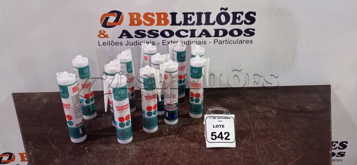 LOTE 542 - 12 UNIDADES DE SILICONE ACÉTICO INCOLOR DE 240G CADA MARCA MONUMENTAL. (NO ESTADO) ATENÇÃO! FAZER A VISITAÇÃO ANTES DE ARREMATAR, NÃO SABEMOS SE FUNCIONA, LEILÃO NÃO TEM GARANTIA E NEM DEVOLUÇÃO, SUJEITO A POSSÍVEIS AVARIAS VISÍVEIS/OCULTAS E/OU AUSÊNCIA DE COMPONENTES.