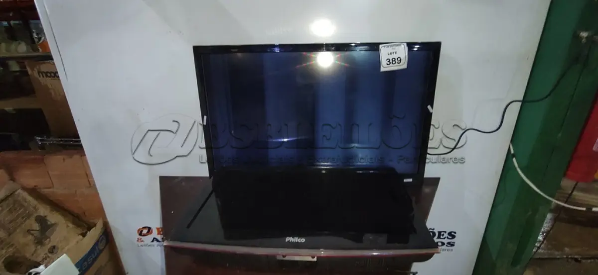 LOTE 389 - 01 TV 41’’ MARCA LG E 01 TV 31’’ MARCA PHILCO. (NO ESTADO) ATENÇÃO! FAZER A VISITAÇÃO ANTES DE ARREMATAR, NÃO SABEMOS SE FUNCIONA, LEILÃO NÃO TEM GARANTIA E NEM DEVOLUÇÃO, SUJEITO A POSSÍVEIS AVARIAS VISÍVEIS/OCULTAS E/OU AUSÊNCIA DE COMPONENTES.