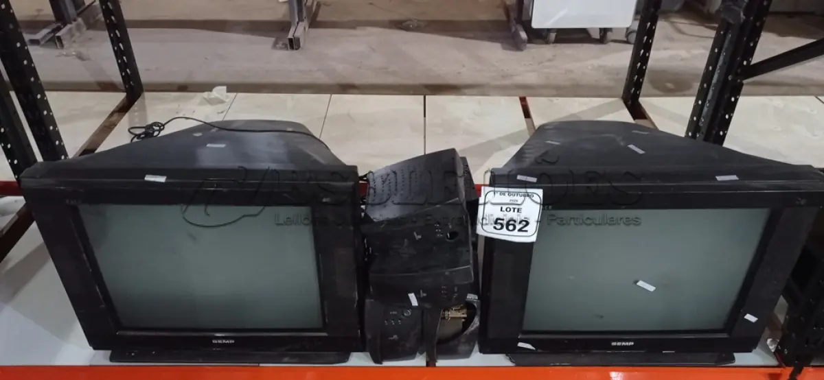 LOTE 562 - 02 TVS DE TUBO E 05 ESTABILIZADORES DE MARCAS E MODELOS DIVERSOS. (NO ESTADO) ATENÇÃO! FAZER A VISITAÇÃO ANTES DE ARREMATAR, NÃO SABEMOS SE FUNCIONA, LEILÃO NÃO TEM GARANTIA E NEM DEVOLUÇÃO, SUJEITO A POSSÍVEIS AVARIAS VISÍVEIS/OCULTAS E/OU AUSÊNCIA DE COMPONENTES.