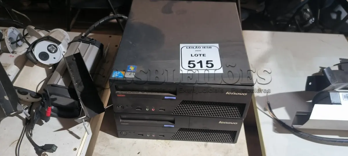 LOTE 515 - 02 CAIXAS COM CABOS DE FORÇA ANTIGOS. (NO ESTADO) ATENÇÃO! FAZER A VISITAÇÃO ANTES DE ARREMATAR, NÃO SABEMOS SE FUNCIONA, LEILÃO NÃO TEM GARANTIA E NEM DEVOLUÇÃO, SUJEITO A POSSÍVEIS AVARIAS VISÍVEIS/OCULTAS E/OU AUSÊNCIA DE COMPONENTES.