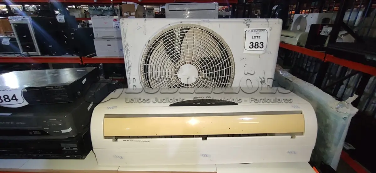 LOTE 383 - 01 AR CONDICIONADO MARCA KOMECO. (NO ESTADO) ATENÇÃO! FAZER A VISITAÇÃO ANTES DE ARREMATAR, NÃO SABEMOS SE FUNCIONA, LEILÃO NÃO TEM GARANTIA E NEM DEVOLUÇÃO, SUJEITO A POSSÍVEIS AVARIAS VISÍVEIS/OCULTAS E/OU AUSÊNCIA DE COMPONENTES.