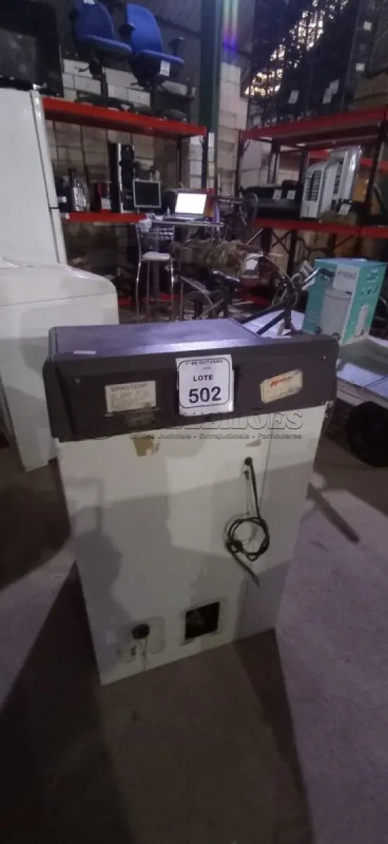 LOTE 502 - 01 MÁQUINA DE LAVAR 5KG 220V MARCA BRASTEMP. (NO ESTADO) ATENÇÃO! FAZER A VISITAÇÃO ANTES DE ARREMATAR, NÃO SABEMOS SE FUNCIONA, LEILÃO NÃO TEM GARANTIA E NEM DEVOLUÇÃO, SUJEITO A POSSÍVEIS AVARIAS VISÍVEIS/OCULTAS E/OU AUSÊNCIA DE COMPONENTES.