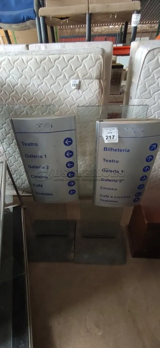 LOTE 217 - 02 PLACAS DE SINALIZAÇÃO. (NO ESTADO) ATENÇÃO! FAZER A VISITAÇÃO ANTES DE ARREMATAR, NÃO SABEMOS SE FUNCIONA, LEILÃO NÃO TEM GARANTIA E NEM DEVOLUÇÃO, SUJEITO A POSSÍVEIS AVARIAS VISÍVEIS/OCULTAS E/OU AUSÊNCIA DE COMPONENTES.