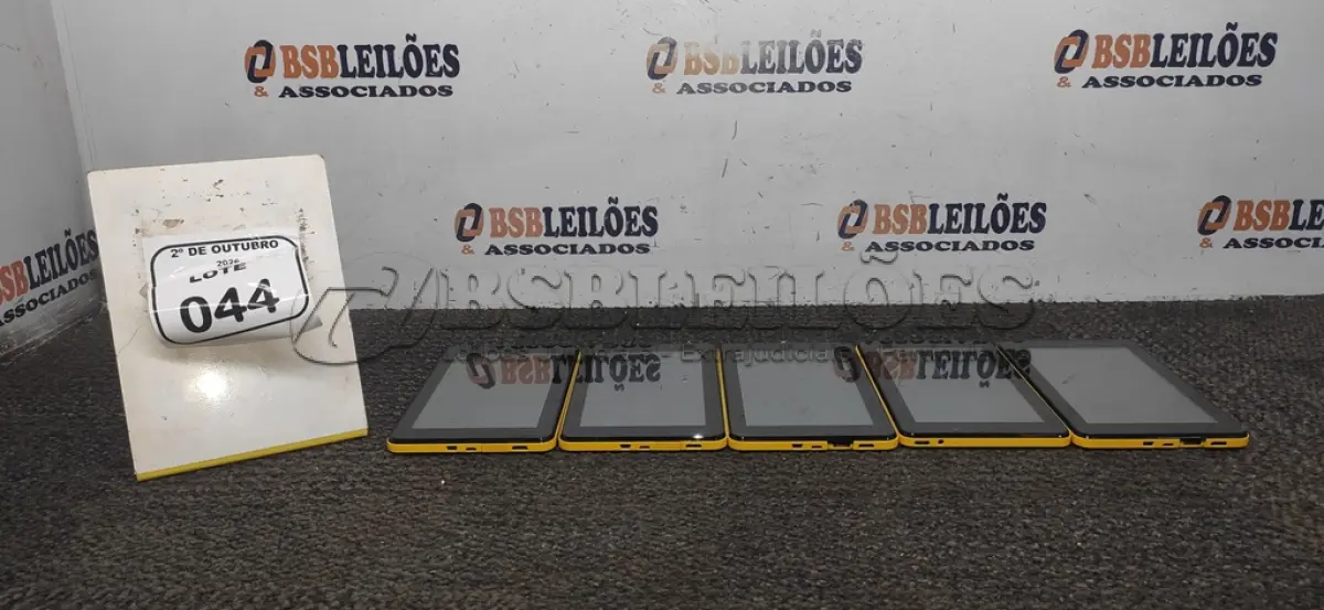 LOTE 044 - 04 TABLETS ESCOLARES MARCA CCE SEM CARREGADOR. (NO ESTADO) ATENÇÃO! FAZER A VISITAÇÃO ANTES DE ARREMATAR, NÃO SABEMOS SE FUNCIONA, LEILÃO NÃO TEM GARANTIA E NEM DEVOLUÇÃO, SUJEITO A POSSÍVEIS AVARIAS VISÍVEIS/OCULTAS E/OU AUSÊNCIA DE COMPONENTES.