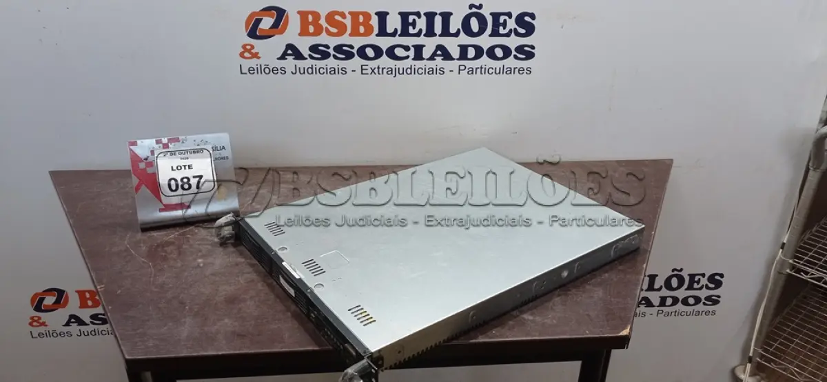 LOTE 087 - 01 SERVIDOR MARCA ITAUTEC. (NO ESTADO) ATENÇÃO! FAZER A VISITAÇÃO ANTES DE ARREMATAR, NÃO SABEMOS SE FUNCIONA, LEILÃO NÃO TEM GARANTIA E NEM DEVOLUÇÃO, SUJEITO A POSSÍVEIS AVARIAS VISÍVEIS/OCULTAS E/OU AUSÊNCIA DE COMPONENTES.