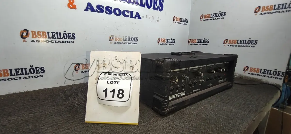 LOTE 118 - 01 CABEÇOTE DE AMPLIFICADOR MODELO NPRH WHATTSOM MARCA CICLOTRON. (NO ESTADO) ATENÇÃO! FAZER A VISITAÇÃO ANTES DE ARREMATAR, NÃO SABEMOS SE FUNCIONA, LEILÃO NÃO TEM GARANTIA E NEM DEVOLUÇÃO, SUJEITO A POSSÍVEIS AVARIAS VISÍVEIS/OCULTAS E/OU AUSÊNCIA DE COMPONENTES.