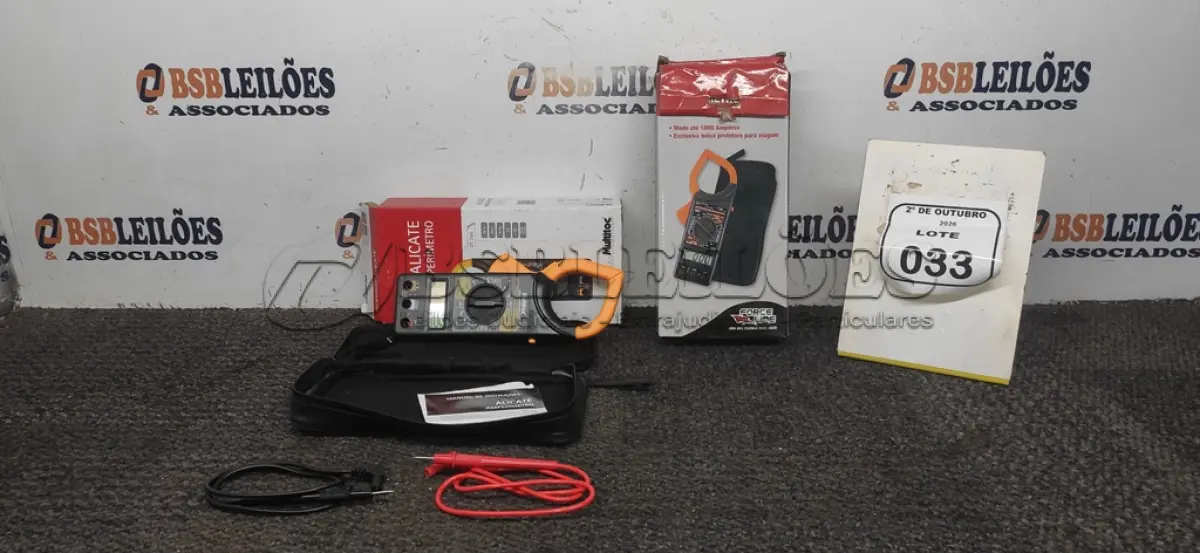 LOTE 033 - 02 ALICATES AMPERÍMETROS. (NO ESTADO) ATENÇÃO! FAZER A VISITAÇÃO ANTES DE ARREMATAR, NÃO SABEMOS SE FUNCIONA, LEILÃO NÃO TEM GARANTIA E NEM DEVOLUÇÃO, SUJEITO A POSSÍVEIS AVARIAS VISÍVEIS/OCULTAS E/OU AUSÊNCIA DE COMPONENTES.