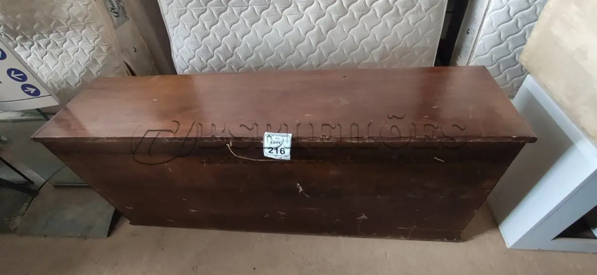 LOTE 216 - 01 ARMÁRIO BALCÃO DE 04 PORTAS EM MADEIRA. (NO ESTADO) ATENÇÃO! FAZER A VISITAÇÃO ANTES DE ARREMATAR, NÃO SABEMOS SE FUNCIONA, LEILÃO NÃO TEM GARANTIA E NEM DEVOLUÇÃO, SUJEITO A POSSÍVEIS AVARIAS VISÍVEIS/OCULTAS E/OU AUSÊNCIA DE COMPONENTES.