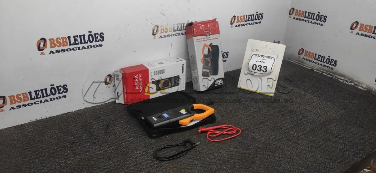 LOTE 033 - 02 ALICATES AMPERÍMETROS. (NO ESTADO) ATENÇÃO! FAZER A VISITAÇÃO ANTES DE ARREMATAR, NÃO SABEMOS SE FUNCIONA, LEILÃO NÃO TEM GARANTIA E NEM DEVOLUÇÃO, SUJEITO A POSSÍVEIS AVARIAS VISÍVEIS/OCULTAS E/OU AUSÊNCIA DE COMPONENTES.