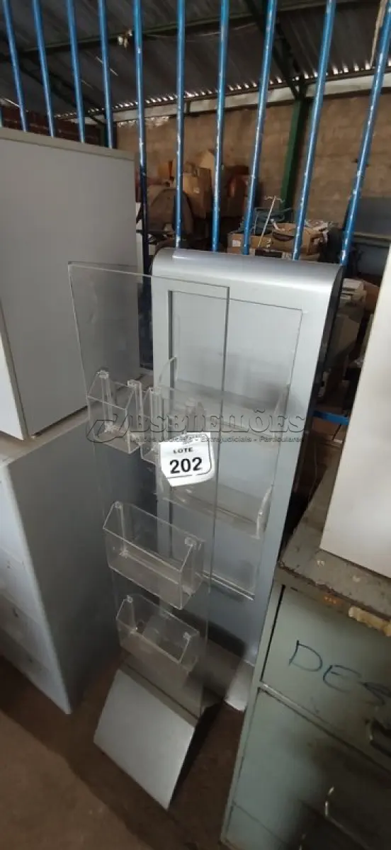 LOTE 202 - 02 PORTAS FOLDERS DE CHÃO. (NO ESTADO) ATENÇÃO! FAZER A VISITAÇÃO ANTES DE ARREMATAR, NÃO SABEMOS SE FUNCIONA, LEILÃO NÃO TEM GARANTIA E NEM DEVOLUÇÃO, SUJEITO A POSSÍVEIS AVARIAS VISÍVEIS/OCULTAS E/OU AUSÊNCIA DE COMPONENTES.
