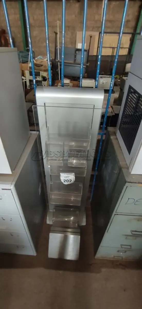 LOTE 202 - 02 PORTAS FOLDERS DE CHÃO. (NO ESTADO) ATENÇÃO! FAZER A VISITAÇÃO ANTES DE ARREMATAR, NÃO SABEMOS SE FUNCIONA, LEILÃO NÃO TEM GARANTIA E NEM DEVOLUÇÃO, SUJEITO A POSSÍVEIS AVARIAS VISÍVEIS/OCULTAS E/OU AUSÊNCIA DE COMPONENTES.