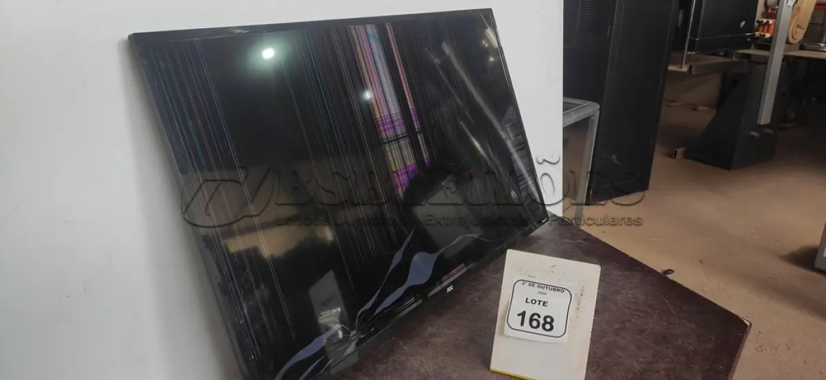 LOTE 168 - 01 TV DE 42’’ MARCA AOC. (NO ESTADO) ATENÇÃO! FAZER A VISITAÇÃO ANTES DE ARREMATAR, NÃO SABEMOS SE FUNCIONA, LEILÃO NÃO TEM GARANTIA E NEM DEVOLUÇÃO, SUJEITO A POSSÍVEIS AVARIAS VISÍVEIS/OCULTAS E/OU AUSÊNCIA DE COMPONENTES.