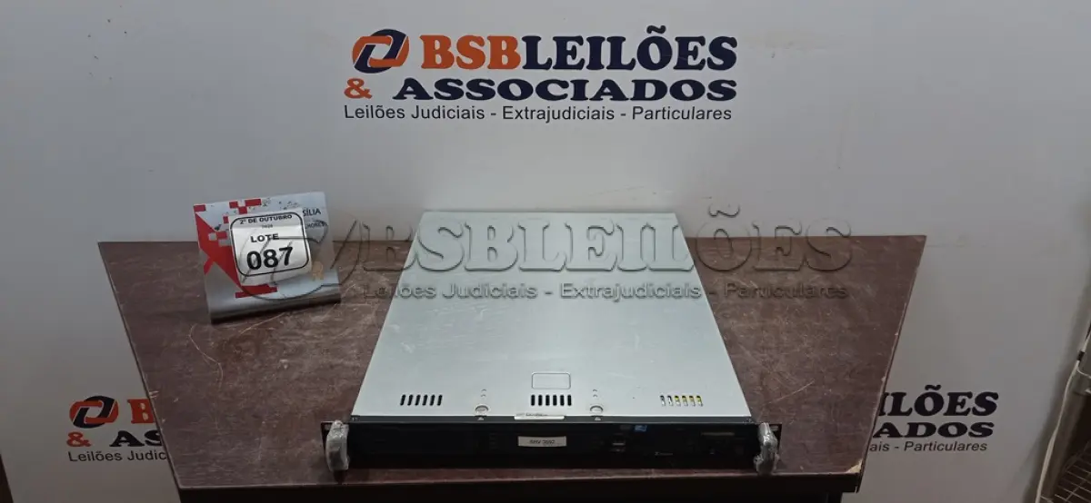 LOTE 087 - 01 SERVIDOR MARCA ITAUTEC. (NO ESTADO) ATENÇÃO! FAZER A VISITAÇÃO ANTES DE ARREMATAR, NÃO SABEMOS SE FUNCIONA, LEILÃO NÃO TEM GARANTIA E NEM DEVOLUÇÃO, SUJEITO A POSSÍVEIS AVARIAS VISÍVEIS/OCULTAS E/OU AUSÊNCIA DE COMPONENTES.